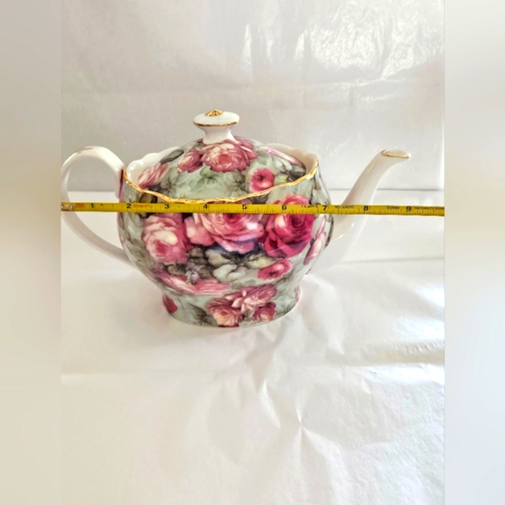 Wow - Roses! Grace's Teaware Teapot - Picture 13 of 15